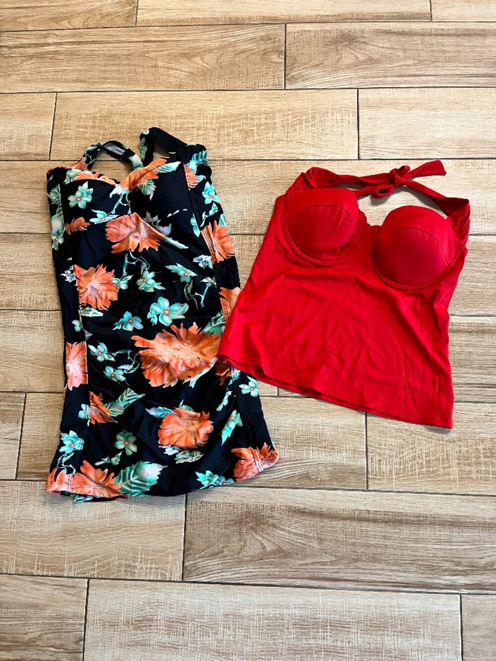 Womens Bundle of 2 Swimsuits - 36D